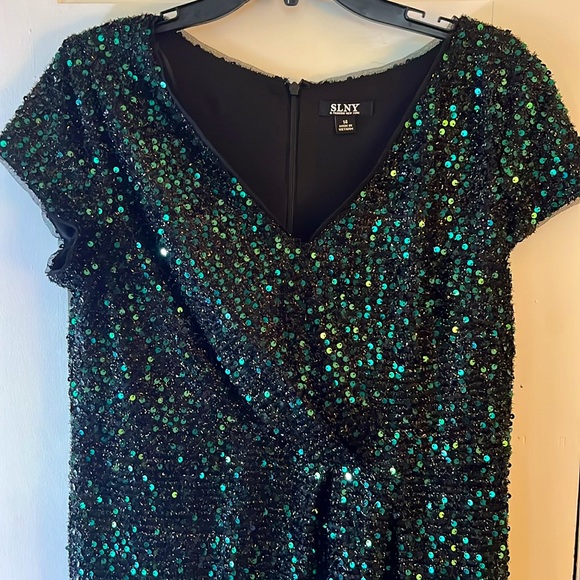 NWOT SLNY FORMAL SEQUIN SHEATH DRESS With Stretch. COLOR: EMERALD. SIZE … - Picture 5 of 13